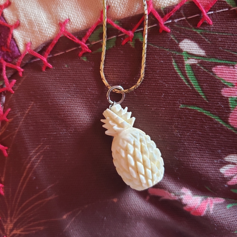 Real Ivory detailed Pineapple